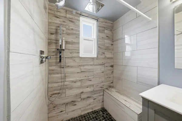 $2,900 | 4605 South Laramie Avenue, Chicago, IL 60638