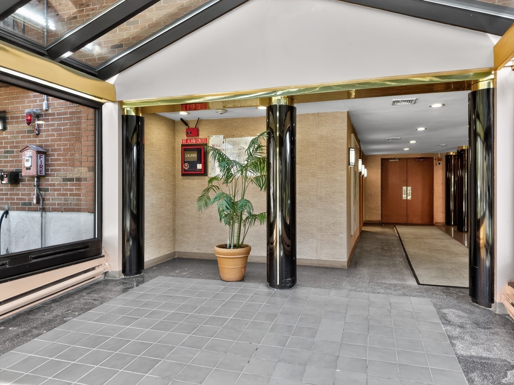 1321 Worcester Road, Unit 506 Framingham, MA 01701 - Photo 4 of 28