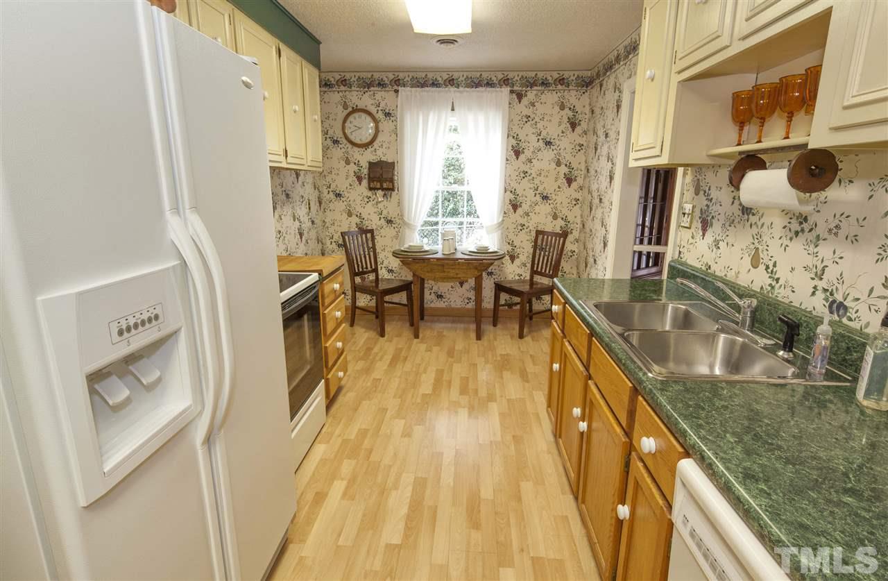 2609 Kittrell Drive Raleigh, NC 27608 - Photo 21 of 25 a very nice looking room with a large window