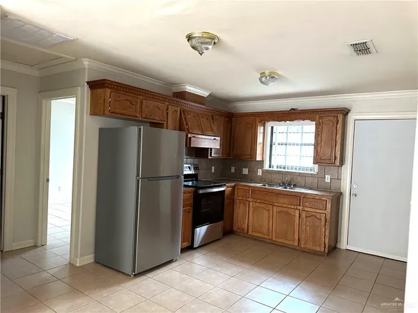 $995 | 1504 East Quail Street, Pharr, TX 78577