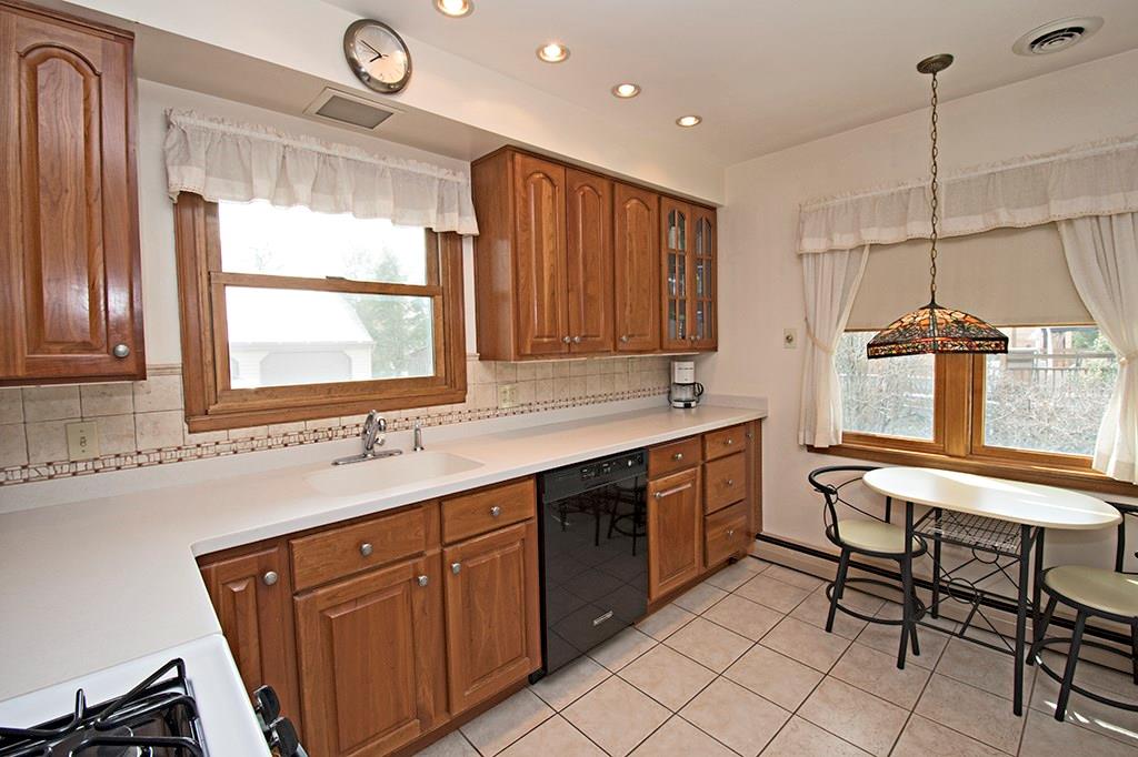 1336 Parkway Road Pittsburgh, PA 15237 - Photo 6 of 25 Gallery Image 6