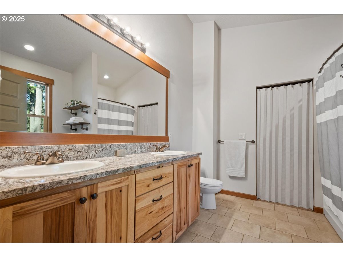 13135 Southeast Winston Road Damascus, OR 97089 - Photo 18 of 48