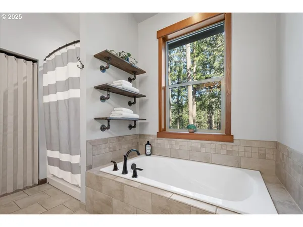 $700,000 | 13135 Southeast Winston Road, Damascus, OR 97089