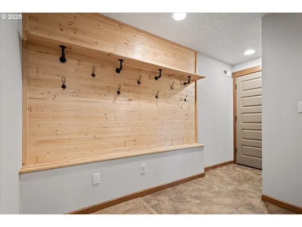 $700,000 | 13135 Southeast Winston Road, Damascus, OR 97089