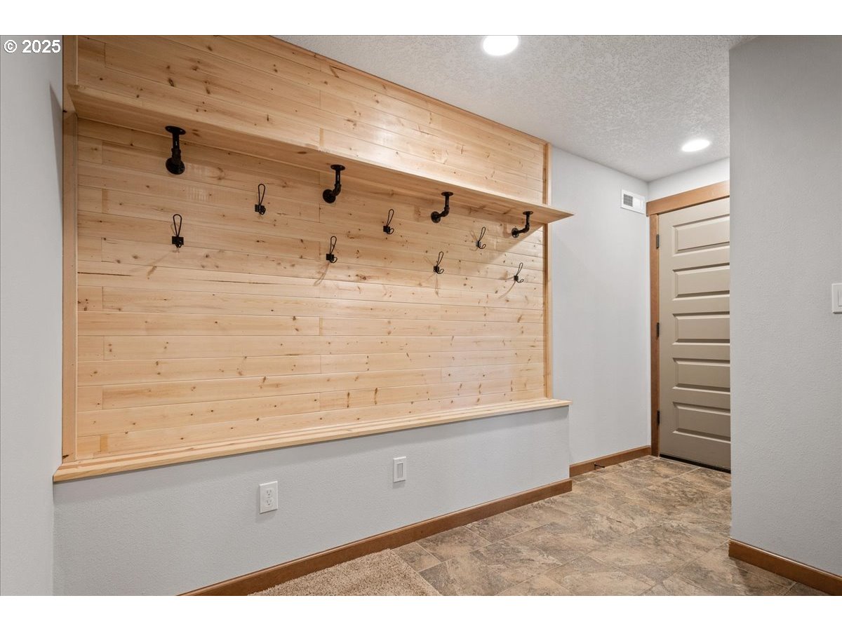 13135 Southeast Winston Road Damascus, OR 97089 - Photo 25 of 48