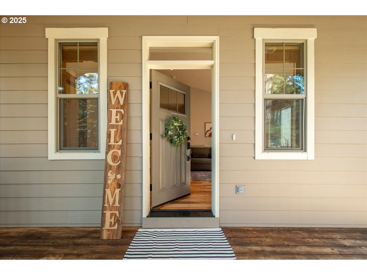 13135 Southeast Winston Road Damascus, OR 97089 - Photo 3 of 48