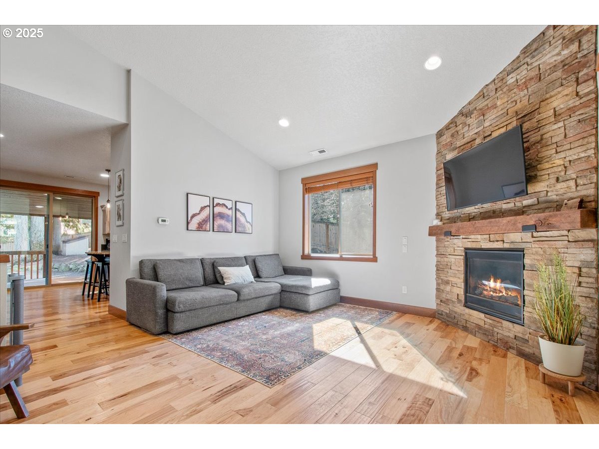 13135 Southeast Winston Road Damascus, OR 97089 - Photo 5 of 48