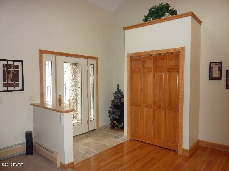 201 Maple Ridge Drive Hawley, PA 18428 - Photo 3 of 52