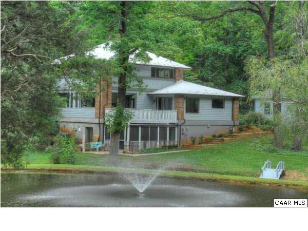 a view front of house with a yard