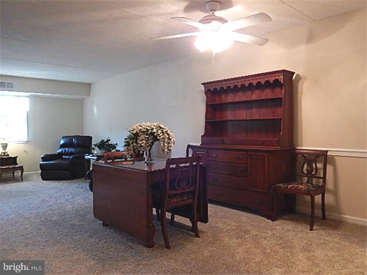 137 Riversedge Drive Norristown, PA 19403 - Photo 5 of 23 Dining Room