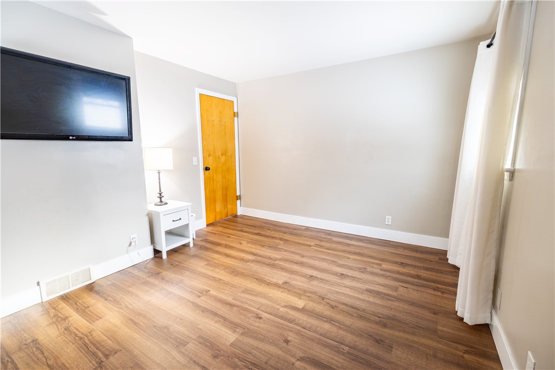 25 Walnut Park Irondequoit, NY 14622 - Photo 12 of 18