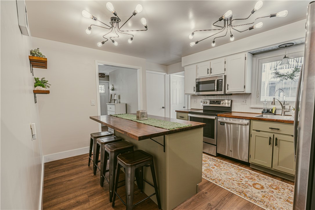 25 Walnut Park Irondequoit, NY 14622 - Photo 5 of 18