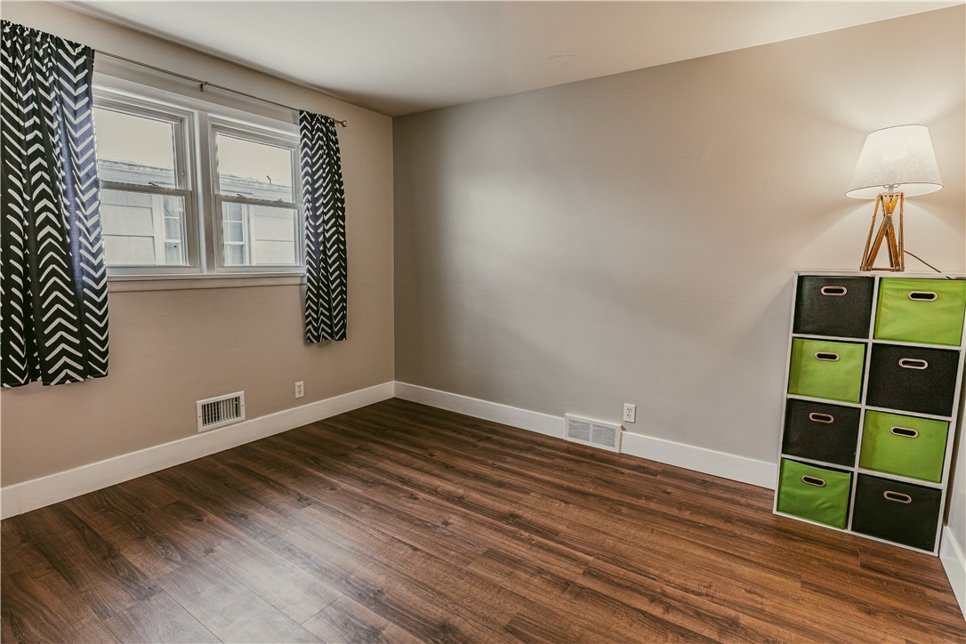 25 Walnut Park Irondequoit, NY 14622 - Photo 8 of 18