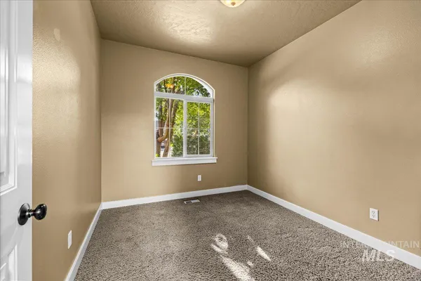 $549,000 | 5491 North Beaham Avenue, Meridian, ID 83646