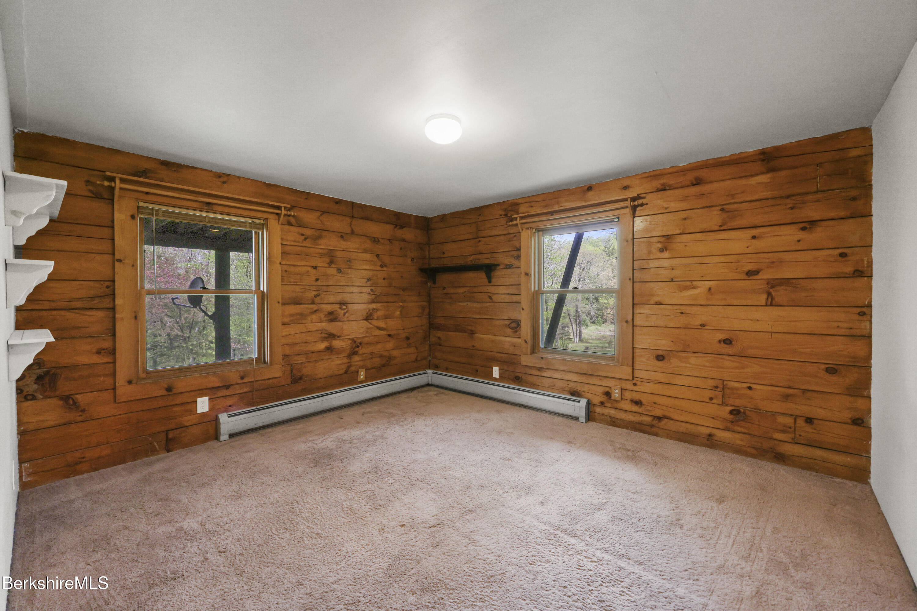 189 Cross Place Road Washington, MA 01223 - Photo 19 of 43 den/office