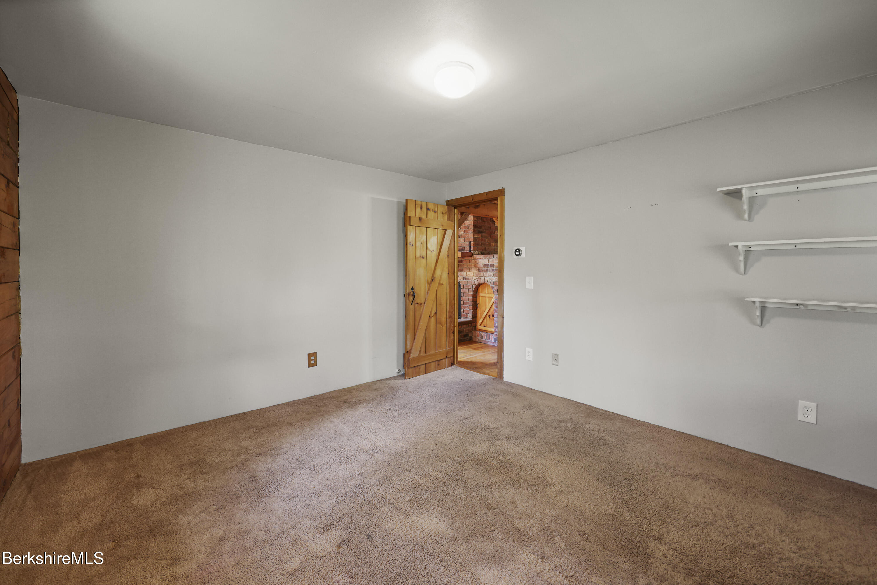 189 Cross Place Road Washington, MA 01223 - Photo 20 of 43 den/office