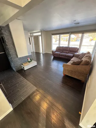 $299,000 | 310 East Leo Street, Eureka, IL 61530