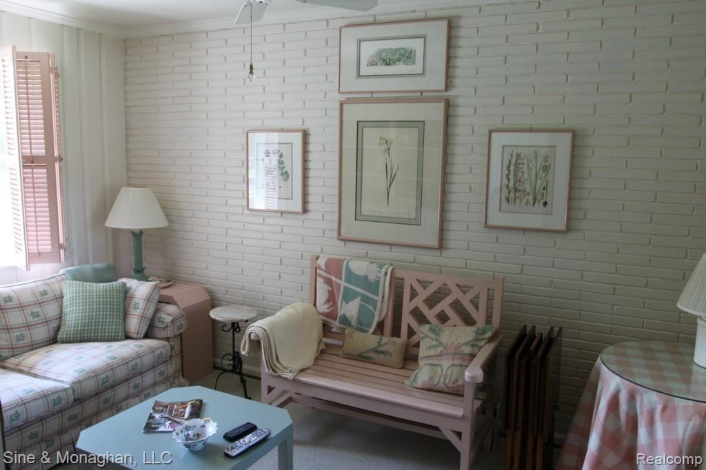 506 Pemberton Road Grosse Pointe, MI 48230 - Photo 7 of 16 IMG_3579.jpg