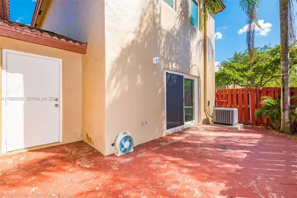 $3,400 | 16061 Emerald Cove Road, Unit 16061, Weston, FL 33331