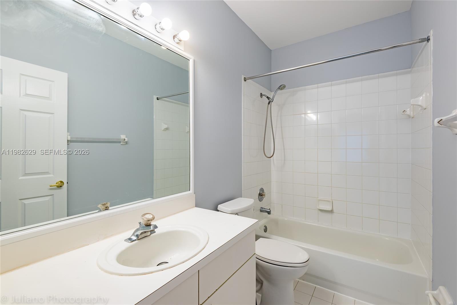 16061 Emerald Cove Road, Unit 16061 Weston, FL 33331 - Photo 22 of 37