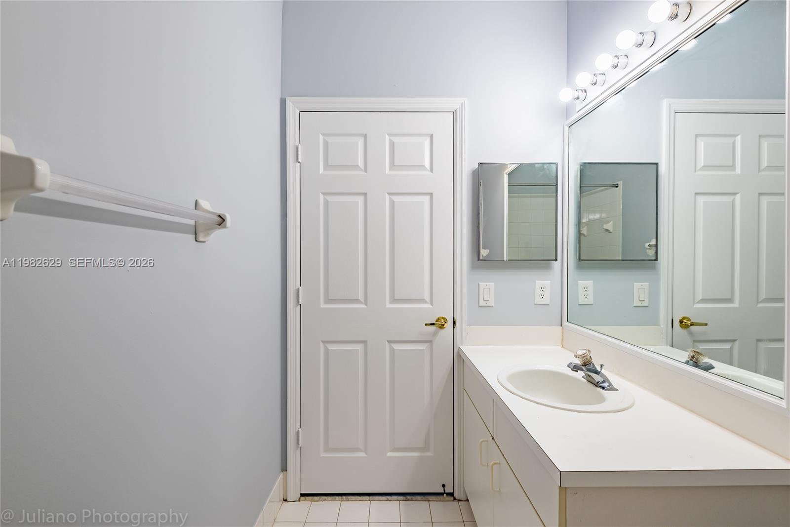 16061 Emerald Cove Road, Unit 16061 Weston, FL 33331 - Photo 23 of 37