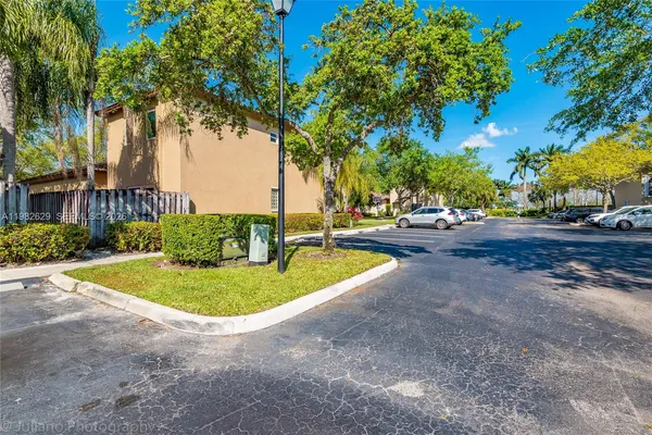$3,400 | 16061 Emerald Cove Road, Unit 16061, Weston, FL 33331