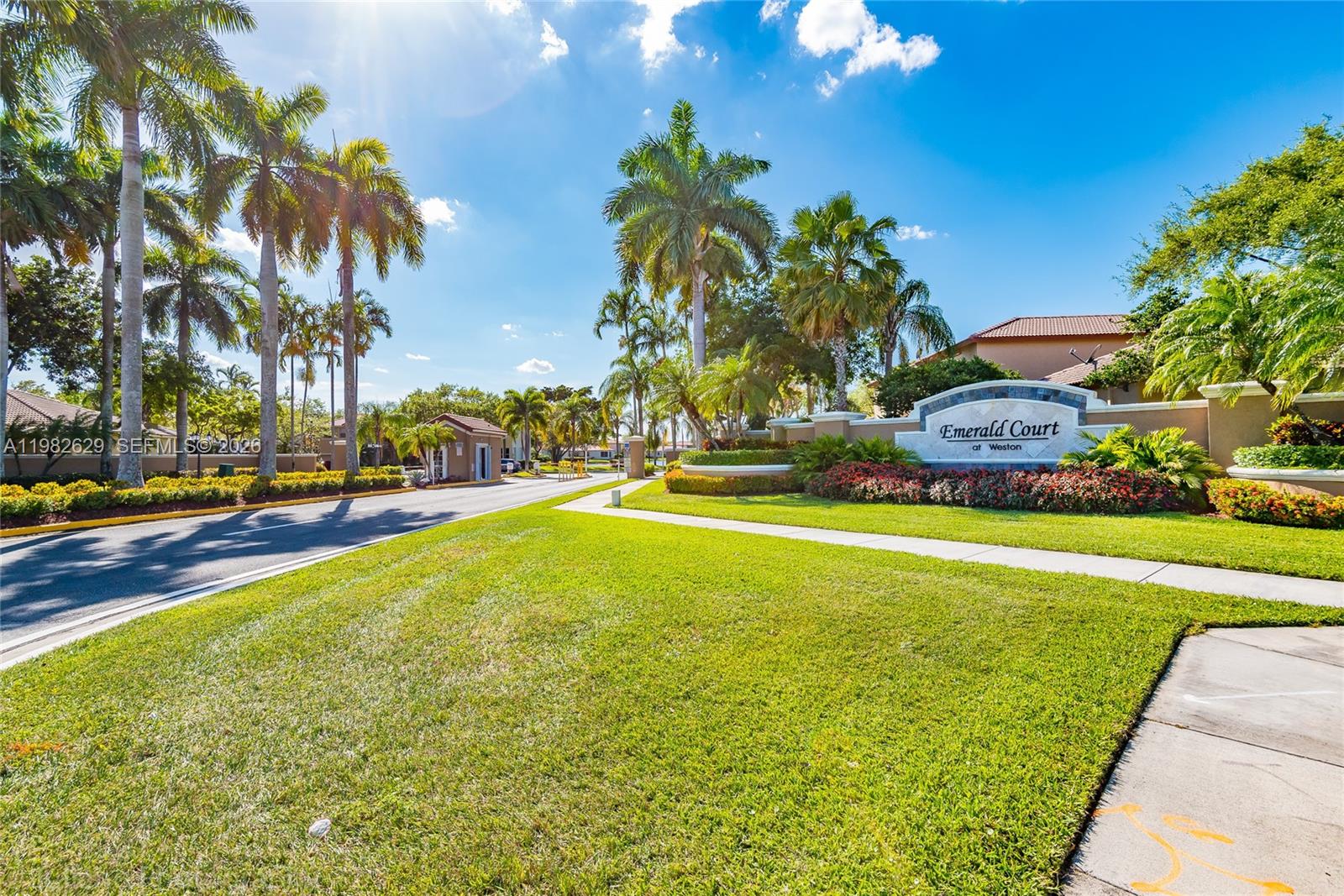 16061 Emerald Cove Road, Unit 16061 Weston, FL 33331 - Photo 33 of 37