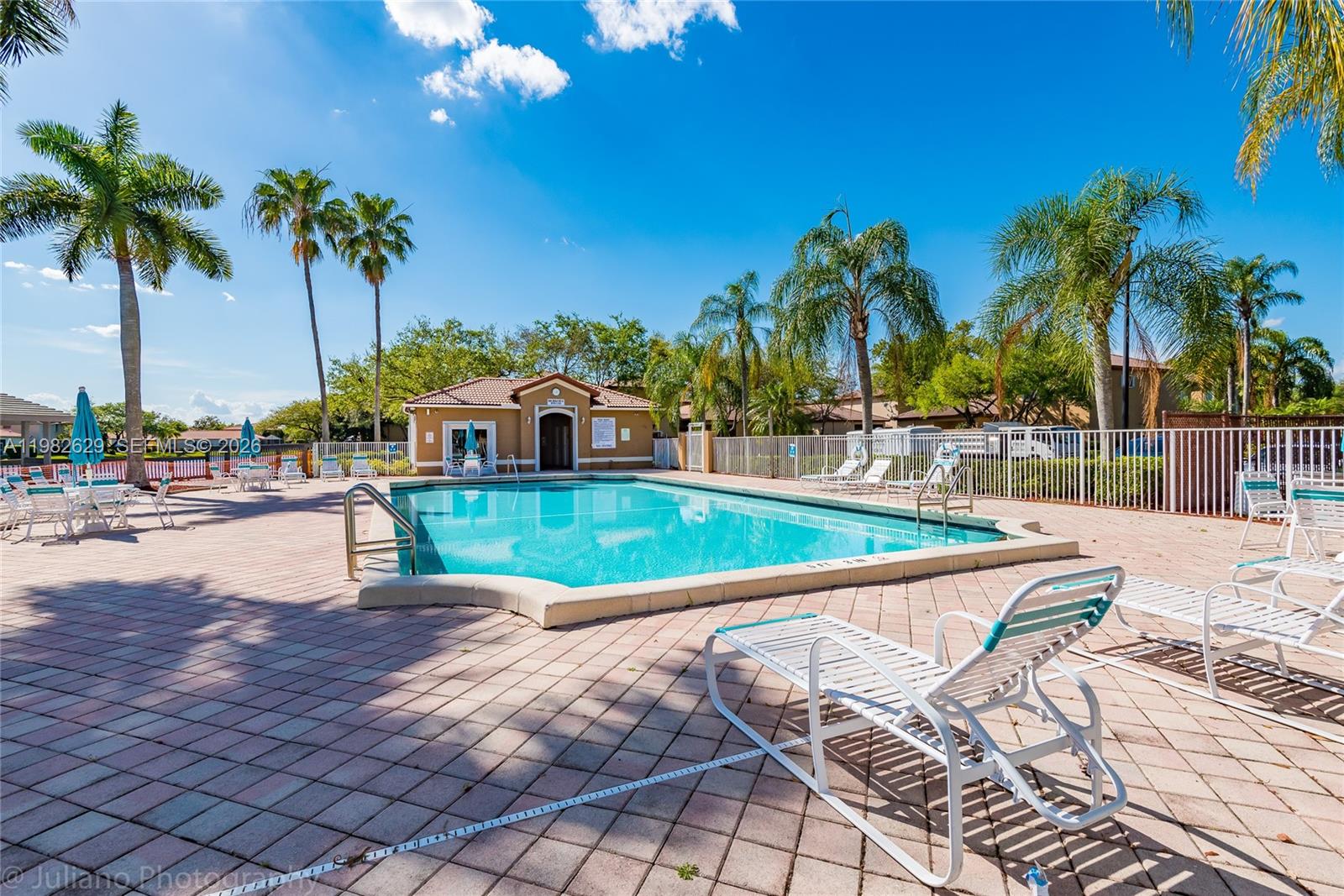 16061 Emerald Cove Road, Unit 16061 Weston, FL 33331 - Photo 34 of 37