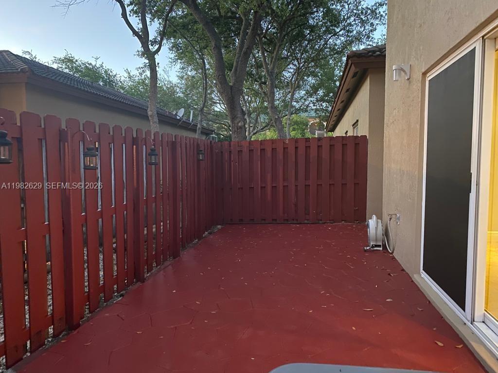 16061 Emerald Cove Road, Unit 16061 Weston, FL 33331 - Photo 35 of 37