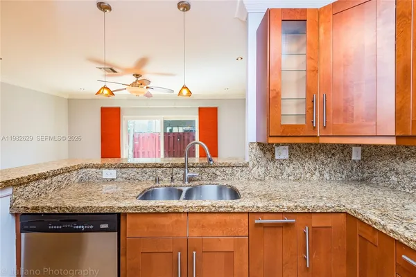 $3,400 | 16061 Emerald Cove Road, Unit 16061, Weston, FL 33331