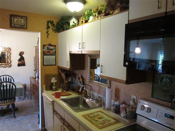 324 Russell Road, Unit 211 Westfield, MA 01085 - Photo 5 of 15 Gallery Image 5