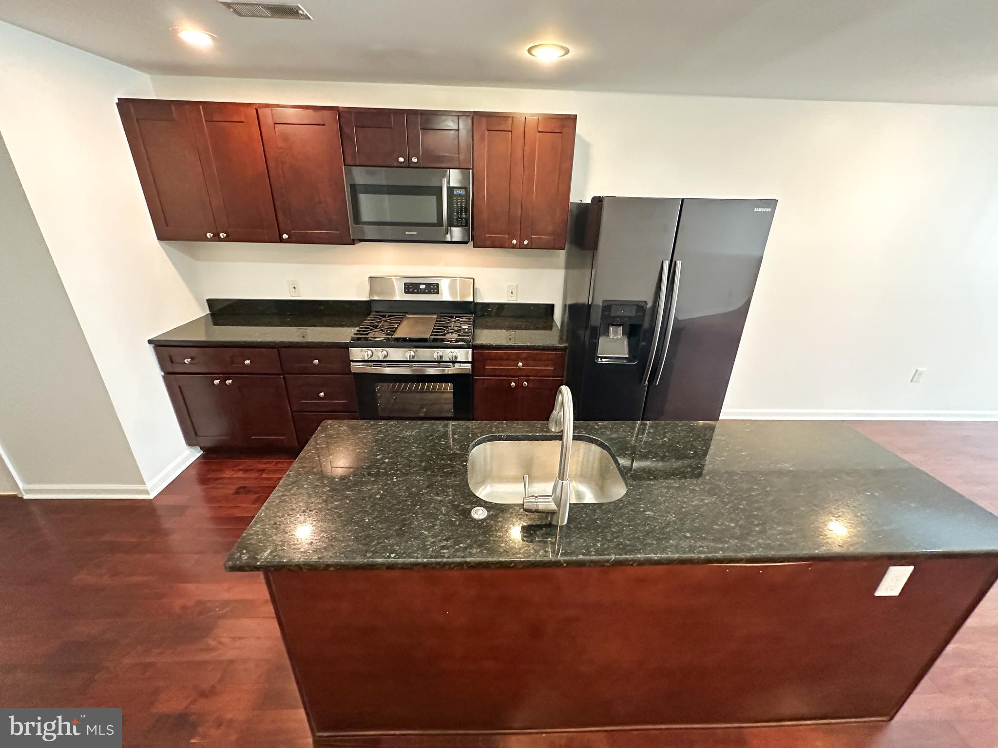 1816 North Front Street, Unit B Philadelphia, PA 19122 - Photo 2 of 13