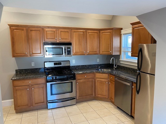 22 Howard Street, Unit 2 RIGHT Melrose, MA 02176 - Photo 2 of 13 Gallery Image 2