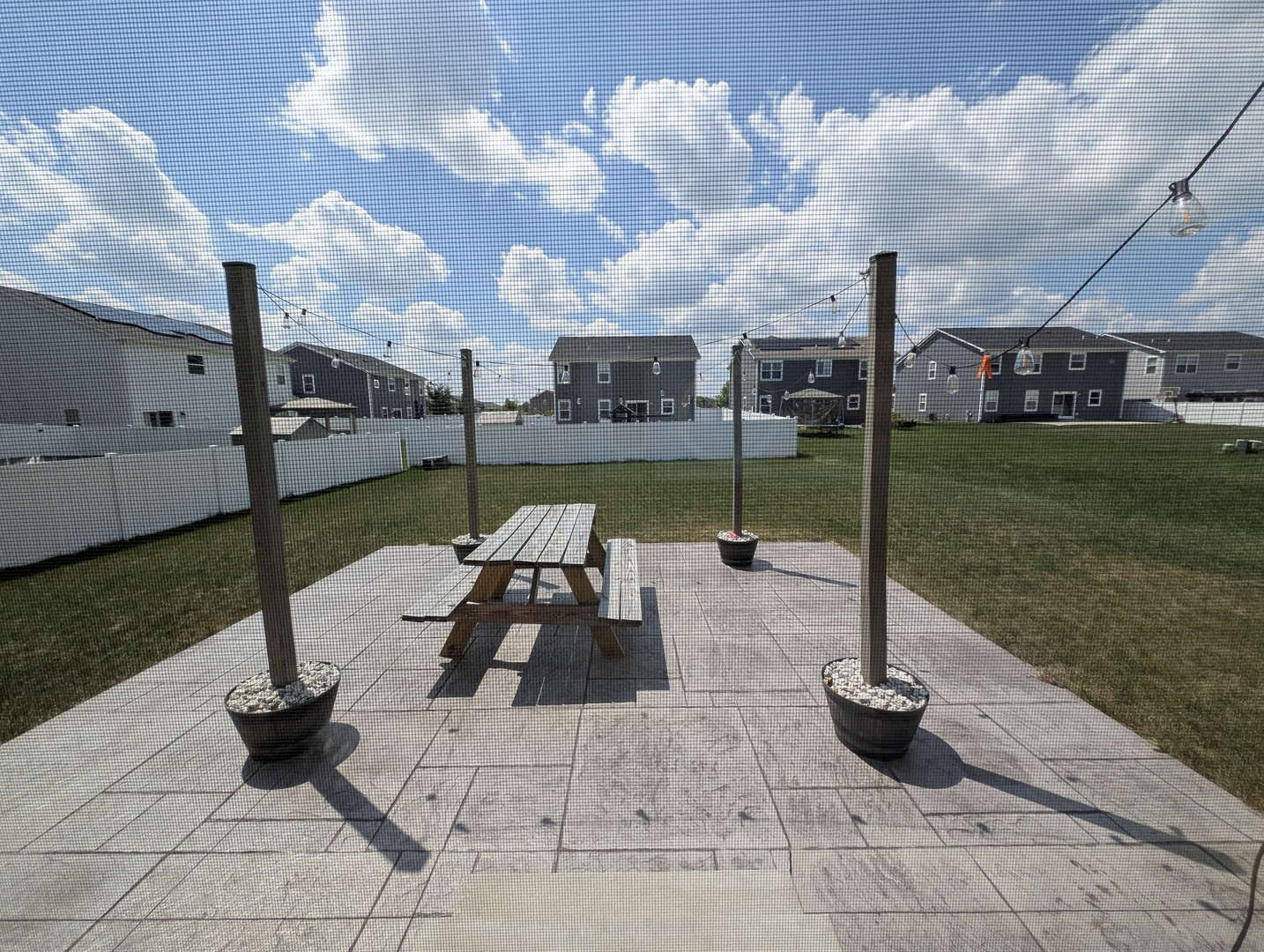 3759 St James Court Elgin, IL 60124 - Photo 15 of 28 a view of a patio with a fountain