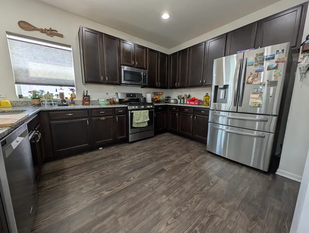 $3,200 | 3759 St James Court, Elgin, IL 60124