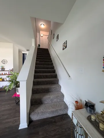 $3,200 | 3759 St James Court, Elgin, IL 60124