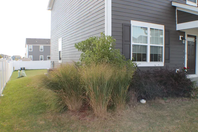 $3,200 | 3759 St James Court, Elgin, IL 60124