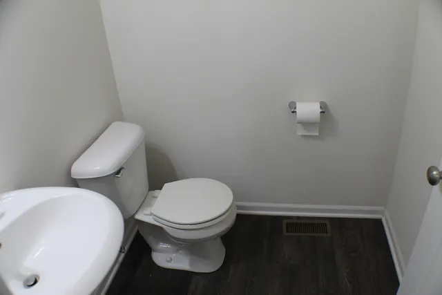 $3,200 | 3759 St James Court, Elgin, IL 60124