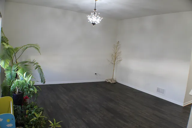 $3,200 | 3759 St James Court, Elgin, IL 60124