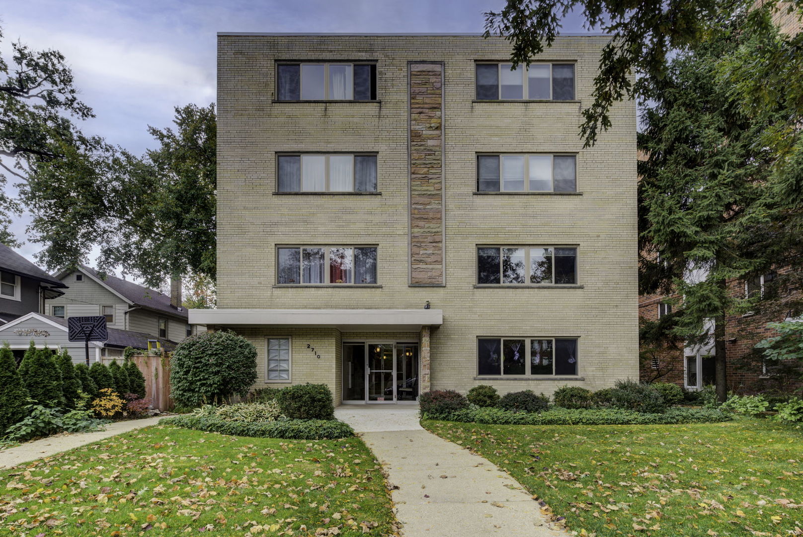 2710 Central Street, Unit 1W, Evanston, IL 60201 Compass