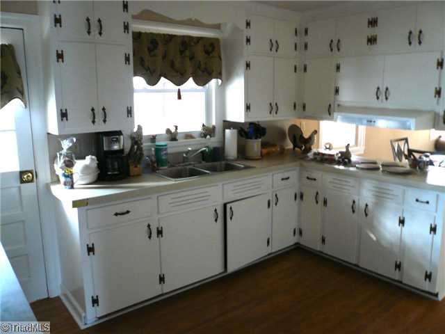 218 McCoy Road Reidsville, NC 27320 - Photo 4 of 11 Kitchen.