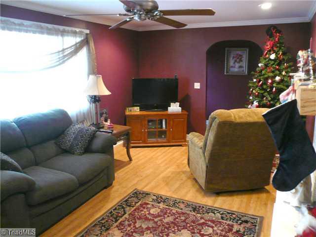 218 McCoy Road Reidsville, NC 27320 - Photo 5 of 11 Den/Family/Great Room.