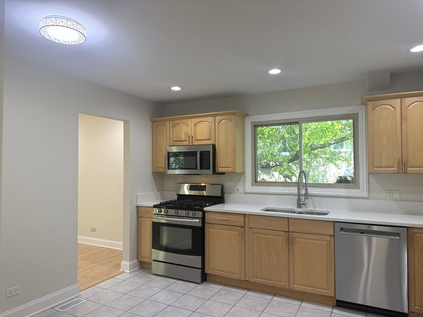 425 Carriage Hill Road Naperville, IL 60565 - Photo 17 of 42