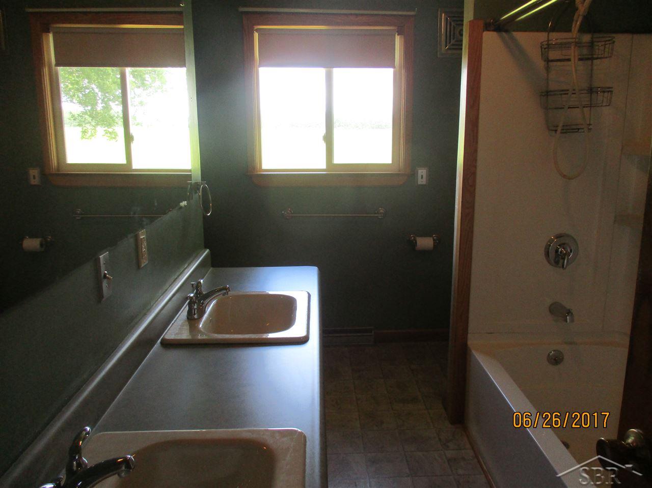 1310 West Verne Road Burt, MI 48417 - Photo 7 of 13 31323662-6.JPG