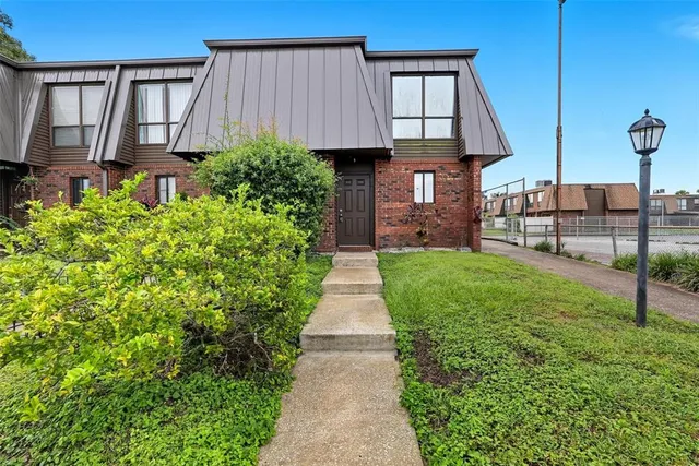 $154,900 | 1836 North Crystal Lake Drive, Unit 44, Lakeland, FL 33801