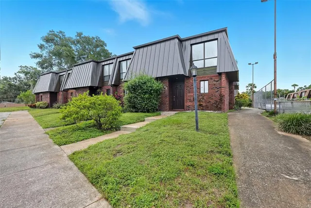 $154,900 | 1836 North Crystal Lake Drive, Unit 44, Lakeland, FL 33801