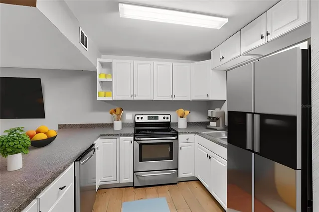 $154,900 | 1836 North Crystal Lake Drive, Unit 44, Lakeland, FL 33801