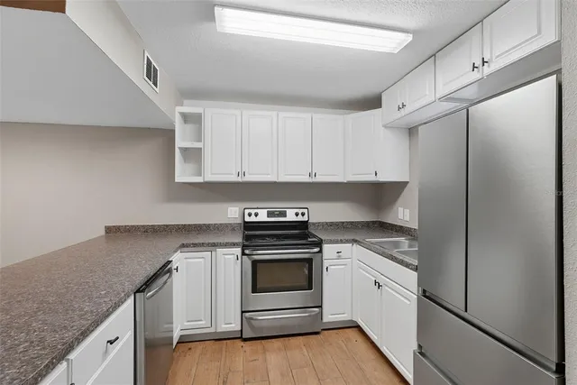 $154,900 | 1836 North Crystal Lake Drive, Unit 44, Lakeland, FL 33801