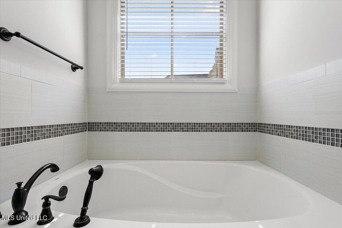 213 South Woodcreek Road Madison, MS 39110 - Photo 29 of 49 16-3HTP9804 - Copy