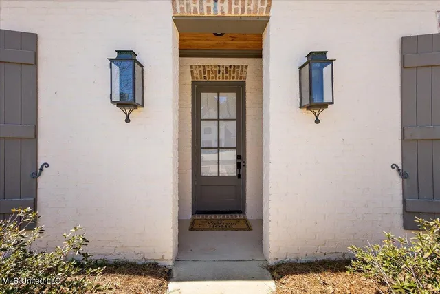 $704,900 | 213 South Woodcreek Road, Madison, MS 39110